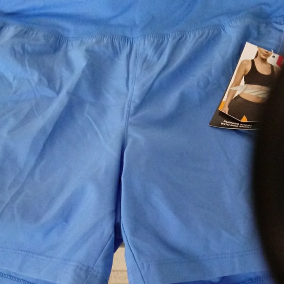 Avia shorts and avia sports bra - Picture 5 of 5